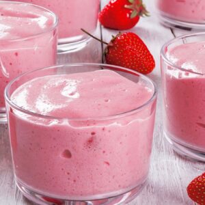 Danoninho fitness de morango com apenas 4 ingredientes